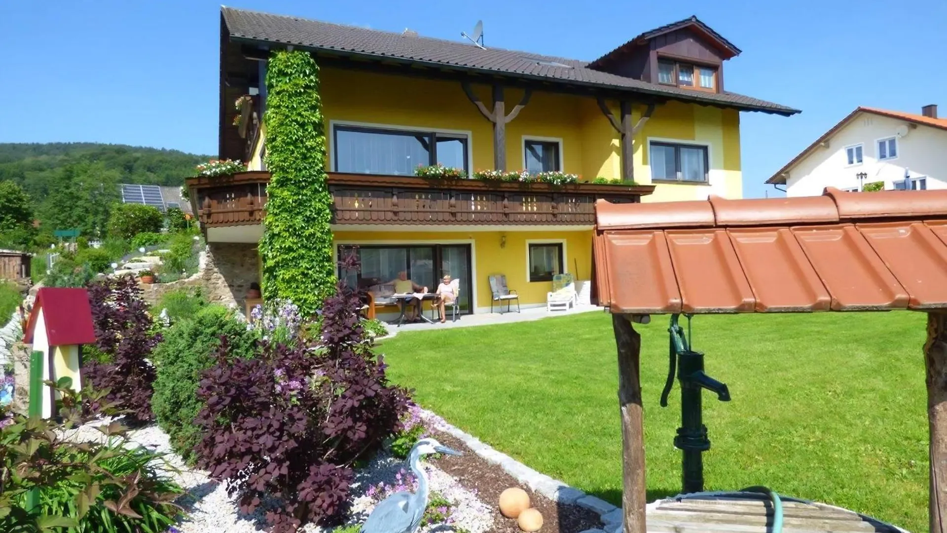 Komfortable Ferienwohnung Mit Garten Und Grill Gleißenberg