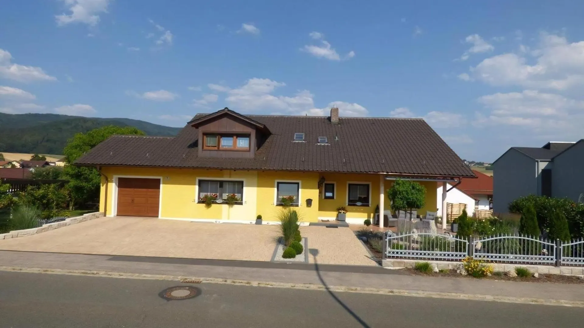 Komfortable Ferienwohnung Mit Garten Und Grill Gleißenberg 0*,